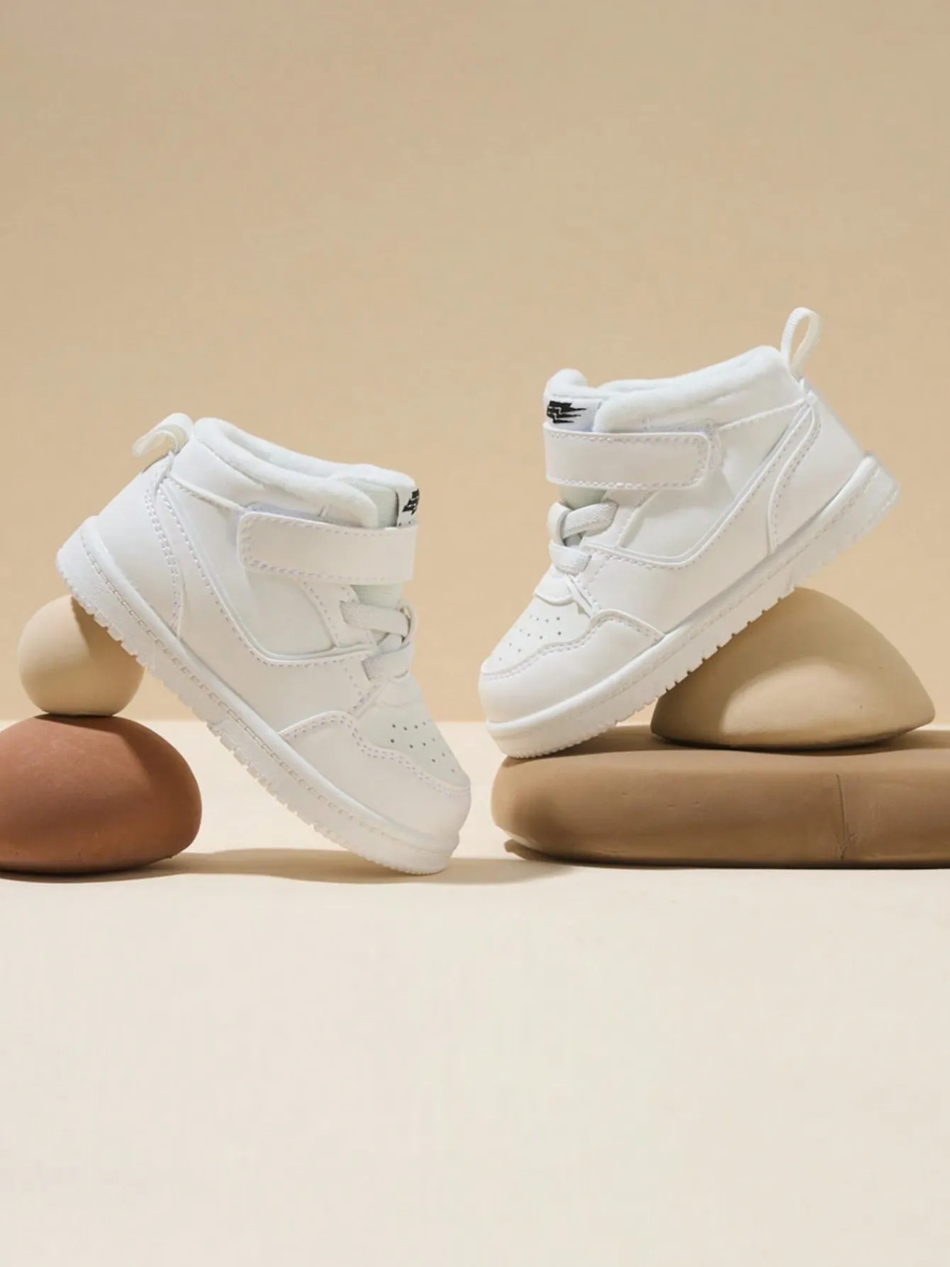 balabala_boys_and_girls_baby_autumn_and_winter_fleece_warm_high_top_antislip_toddler_shoes_white_0.webp Balabala Boys And Girls Baby Autumn And Winter Fleece Warm High Top Anti-Slip Toddler Shoes White Best Sale