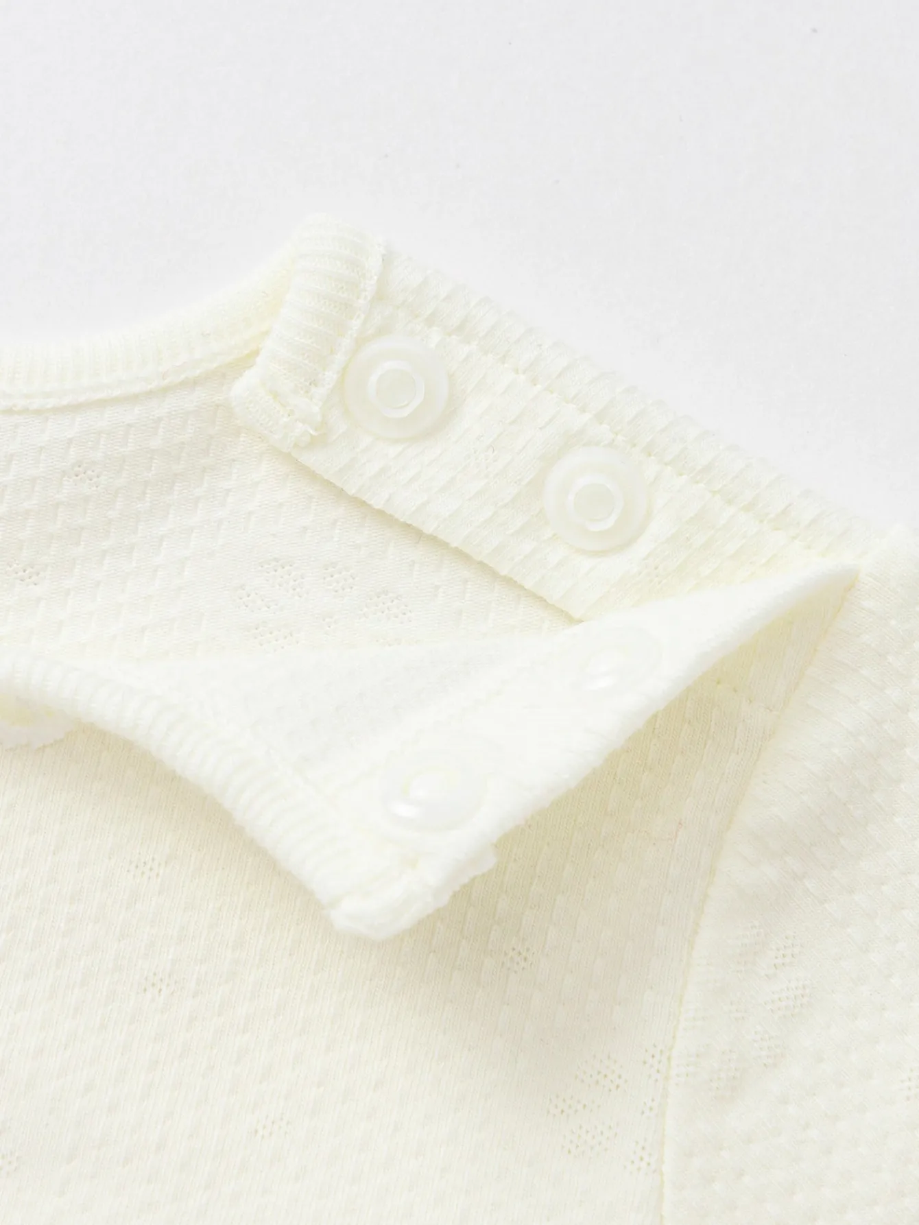 Balabala Long Sleeve T-Shirt 2025 Spring New Arrival for Baby Girl Round V-Neck Long Sleeve T-Shirt Outlet