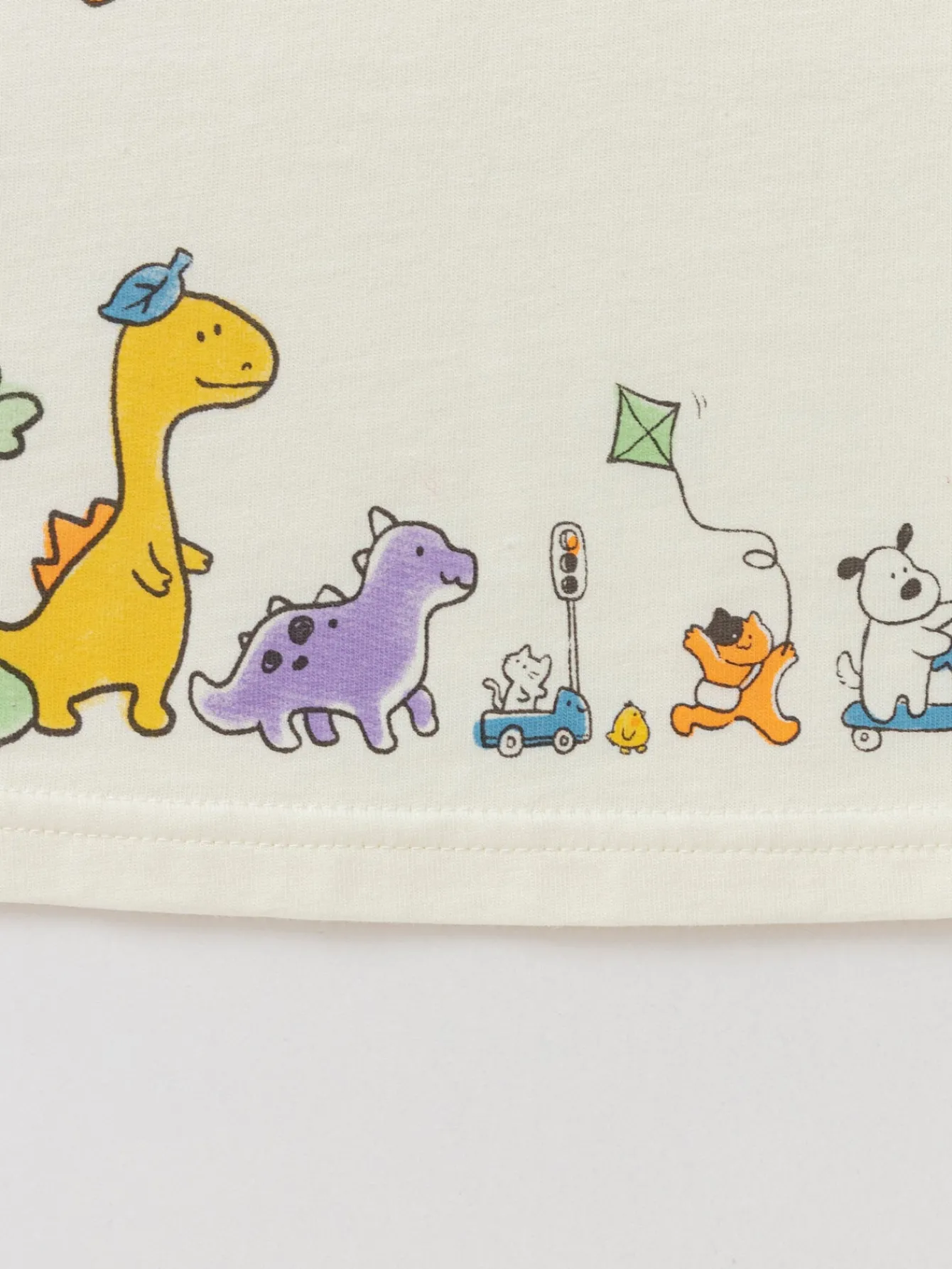 Balabala Long Sleeve T-Shirt 2025 Spring New Boy Baby Round V-neck Long Sleeve T-Shirt White Outlet