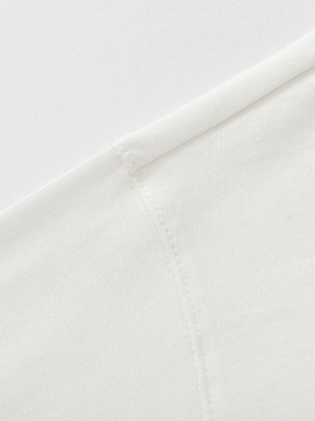 Balabala Long Sleeve T-Shirt 2025 Spring New Boys and Girls Round Neck V-Neck T-Shirt Off-white New